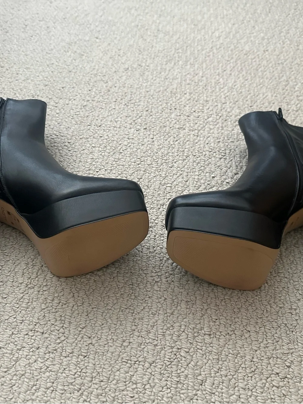 Aldo Black Platform Ankle Boots - Sleek Women's Fashion Boot